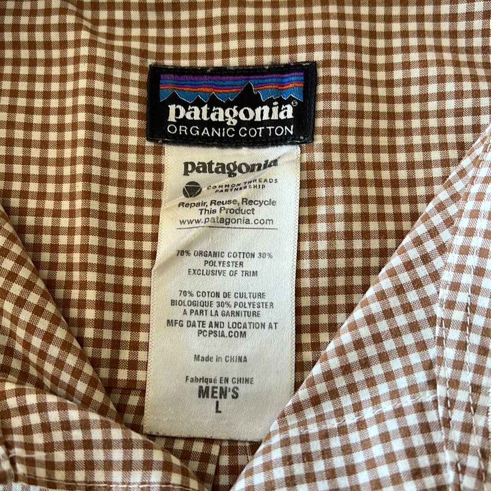 Patagonia Button Down Size Large - image 2